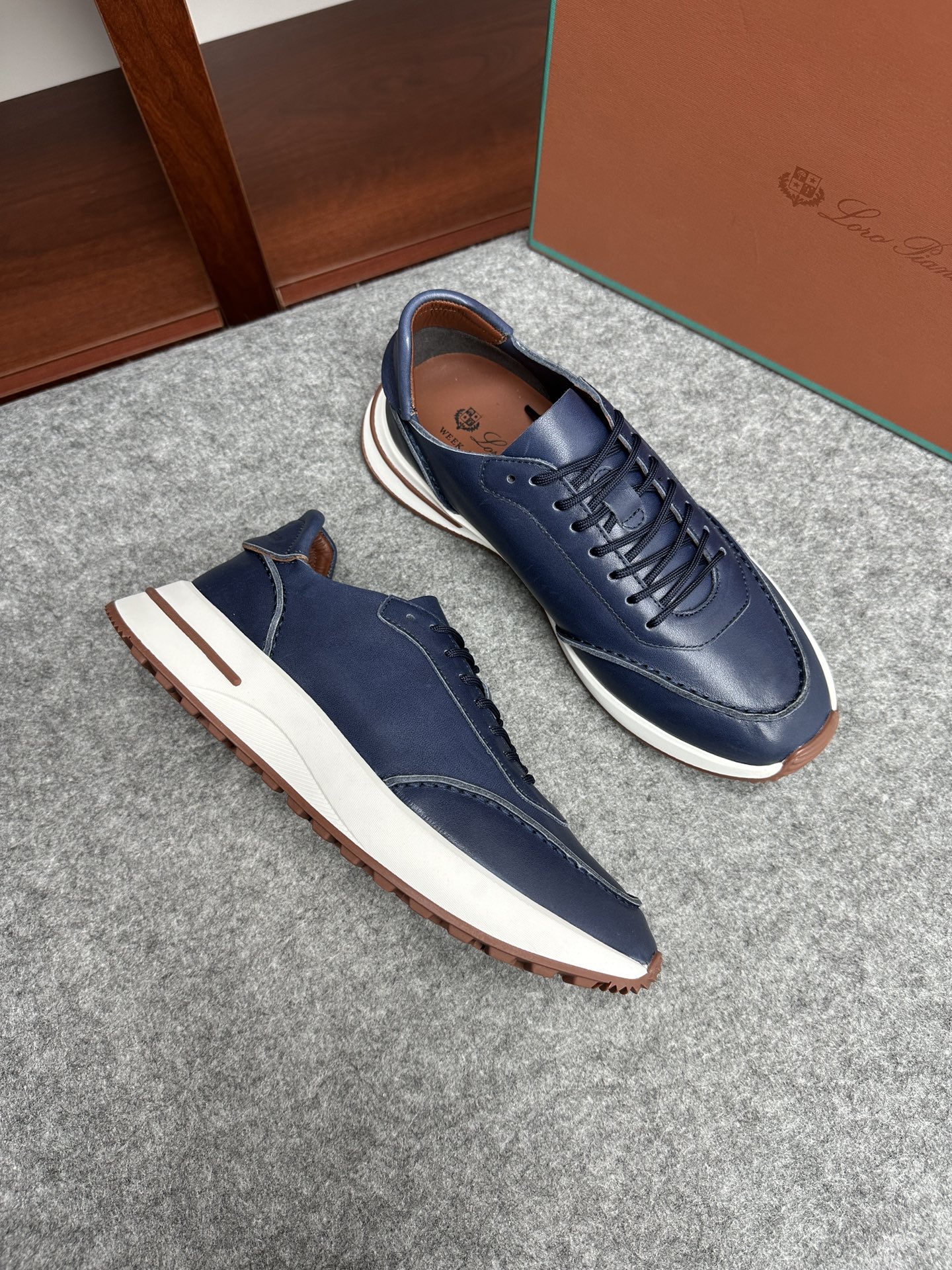 로로피아나 Loro Piana Week End Walk