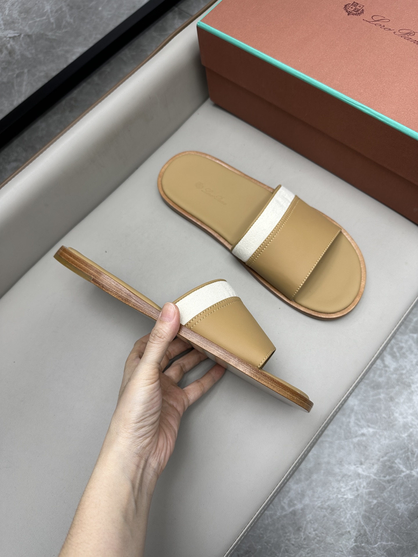 로로피아나 Loro Piana 슬리퍼