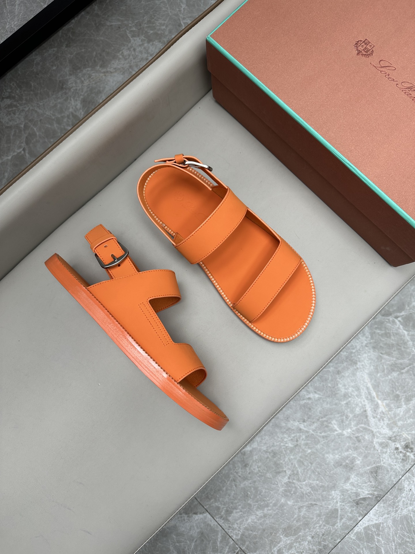 로로피아나 Loro Piana 샌들