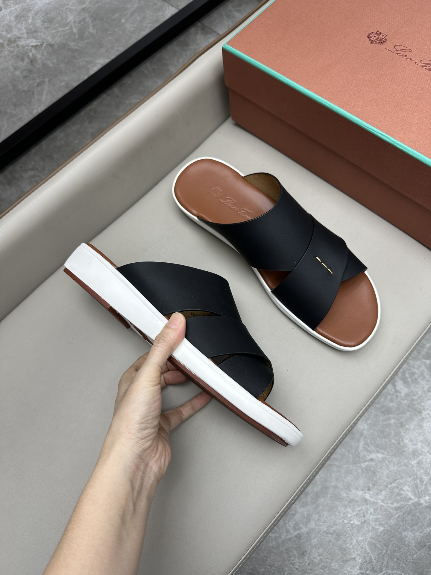 로로피아나 Loro Piana 슬리퍼