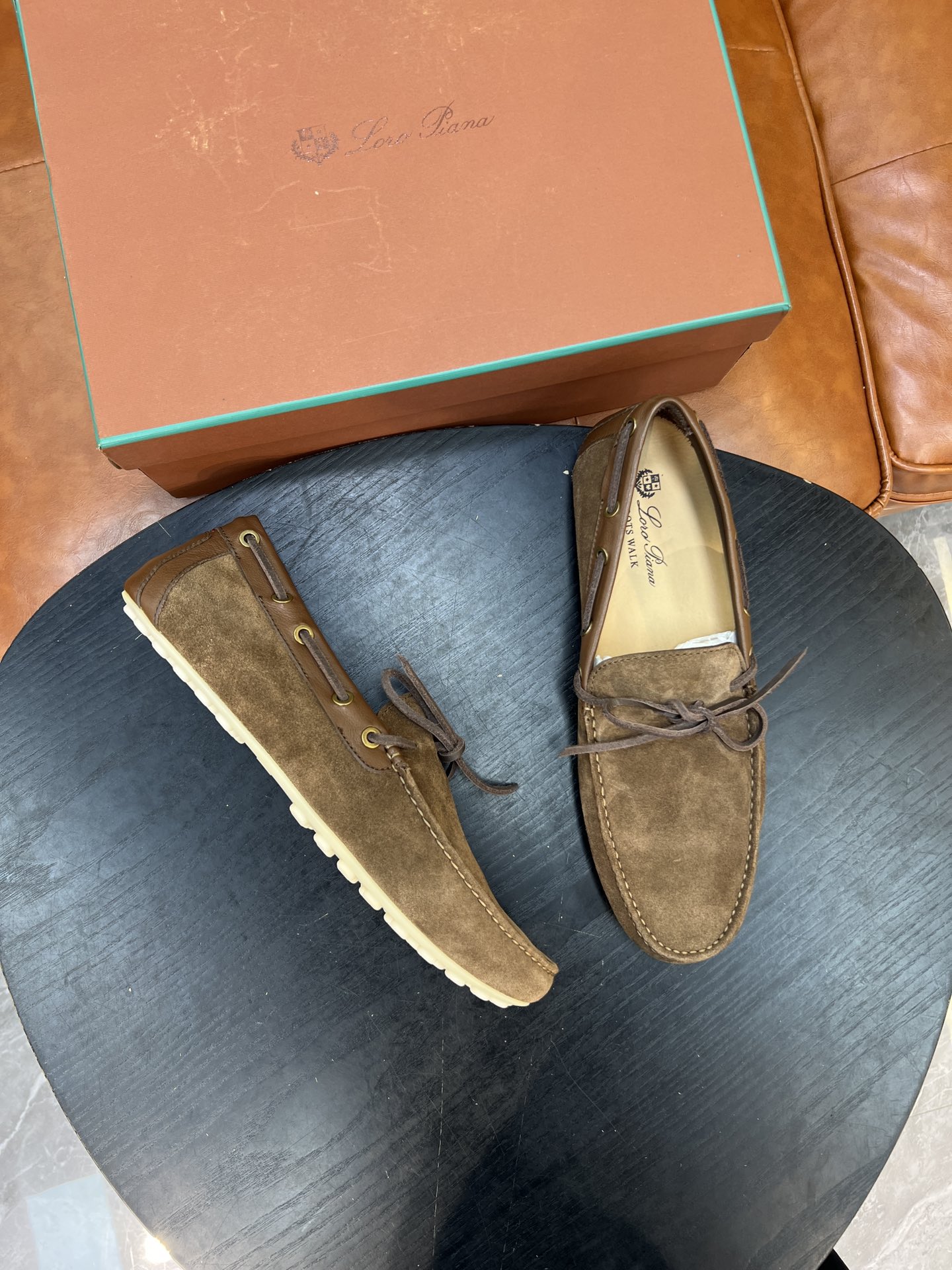 로로피아나 Loro Piana Dot Sole Walk