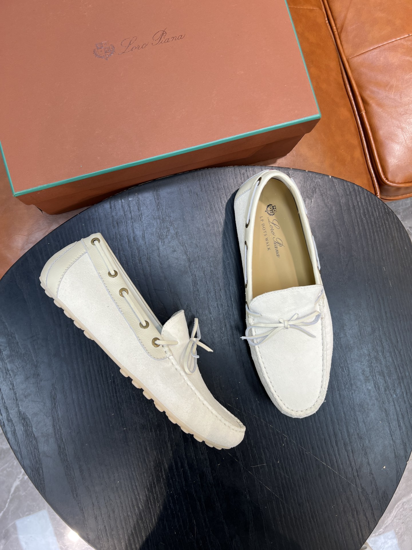 로로피아나 Loro Piana Dot Sole Walk