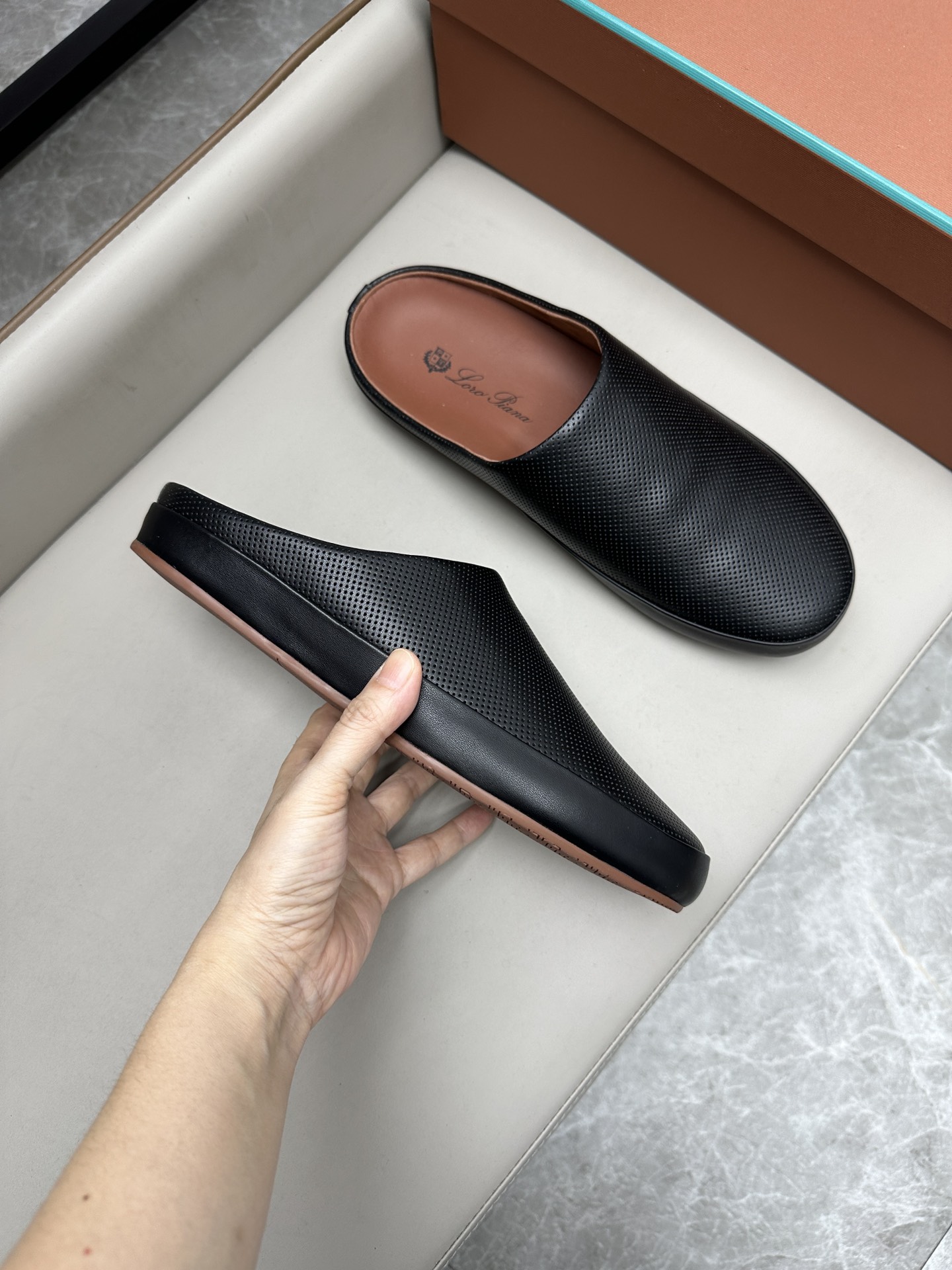 로로피아나 Loro Piana 슬리퍼