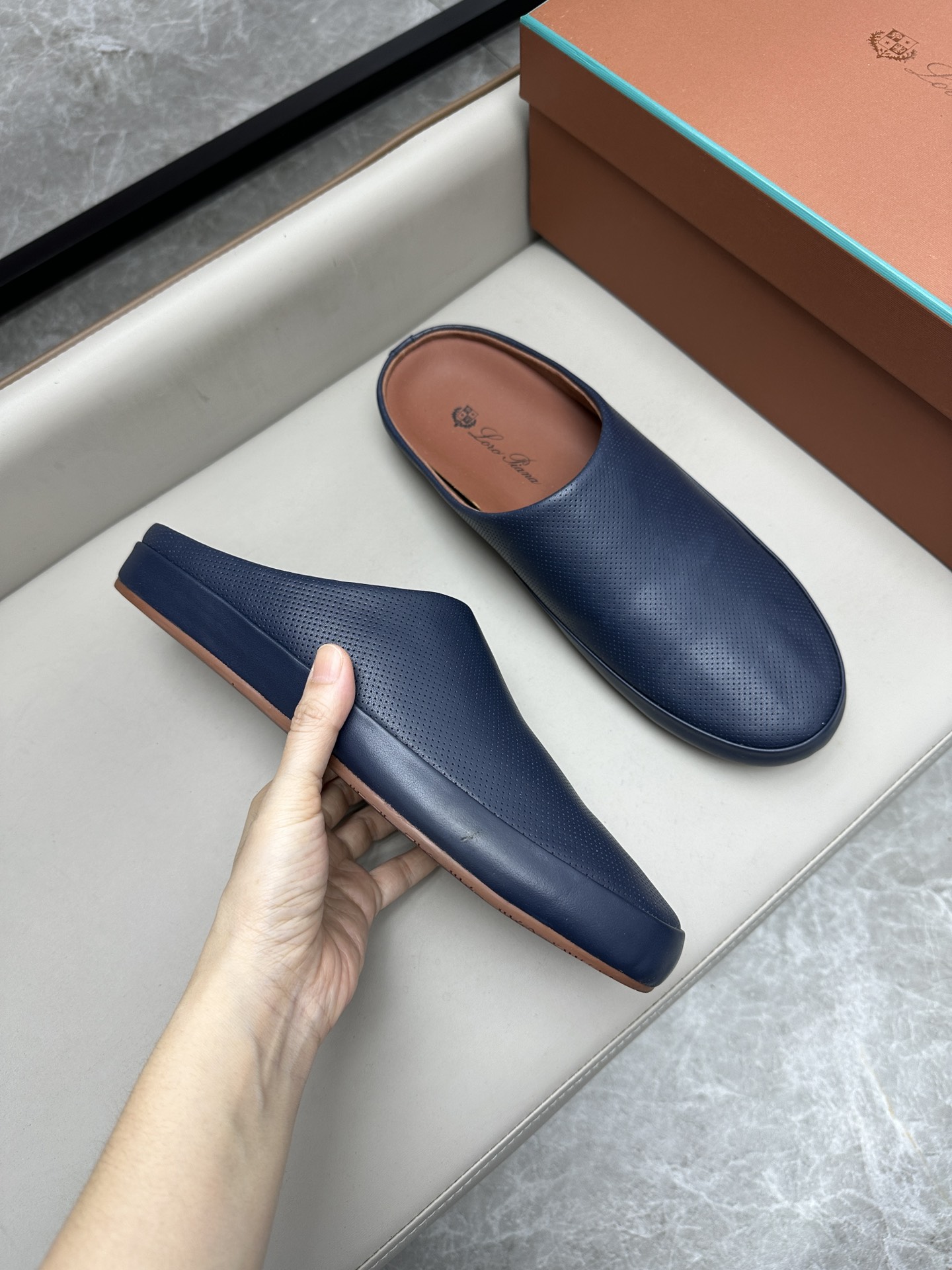 로로피아나 Loro Piana 슬리퍼