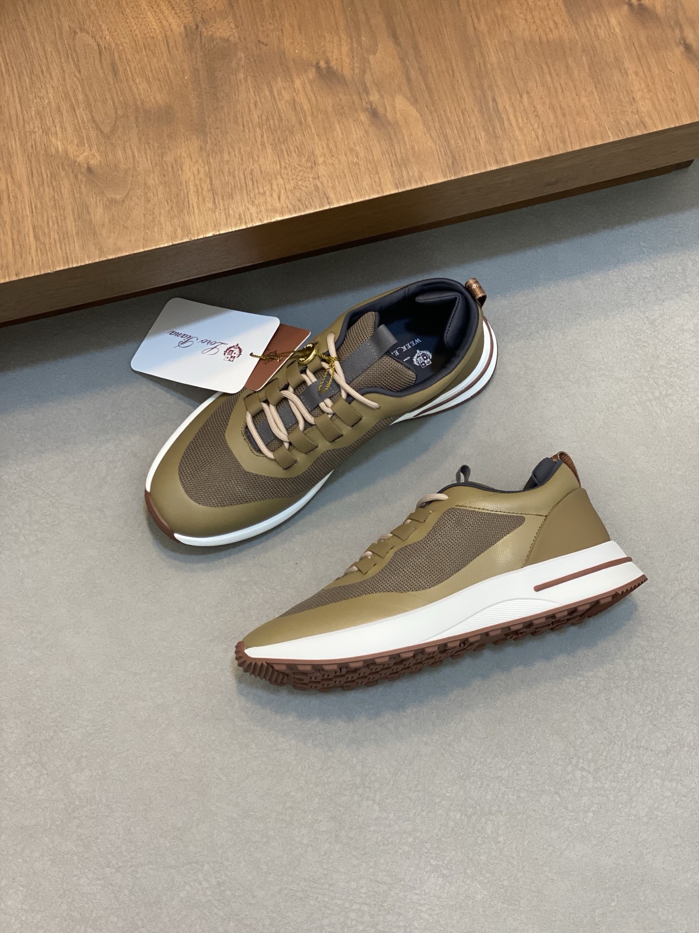 로로피아나 Loro Piana Week End Walk
