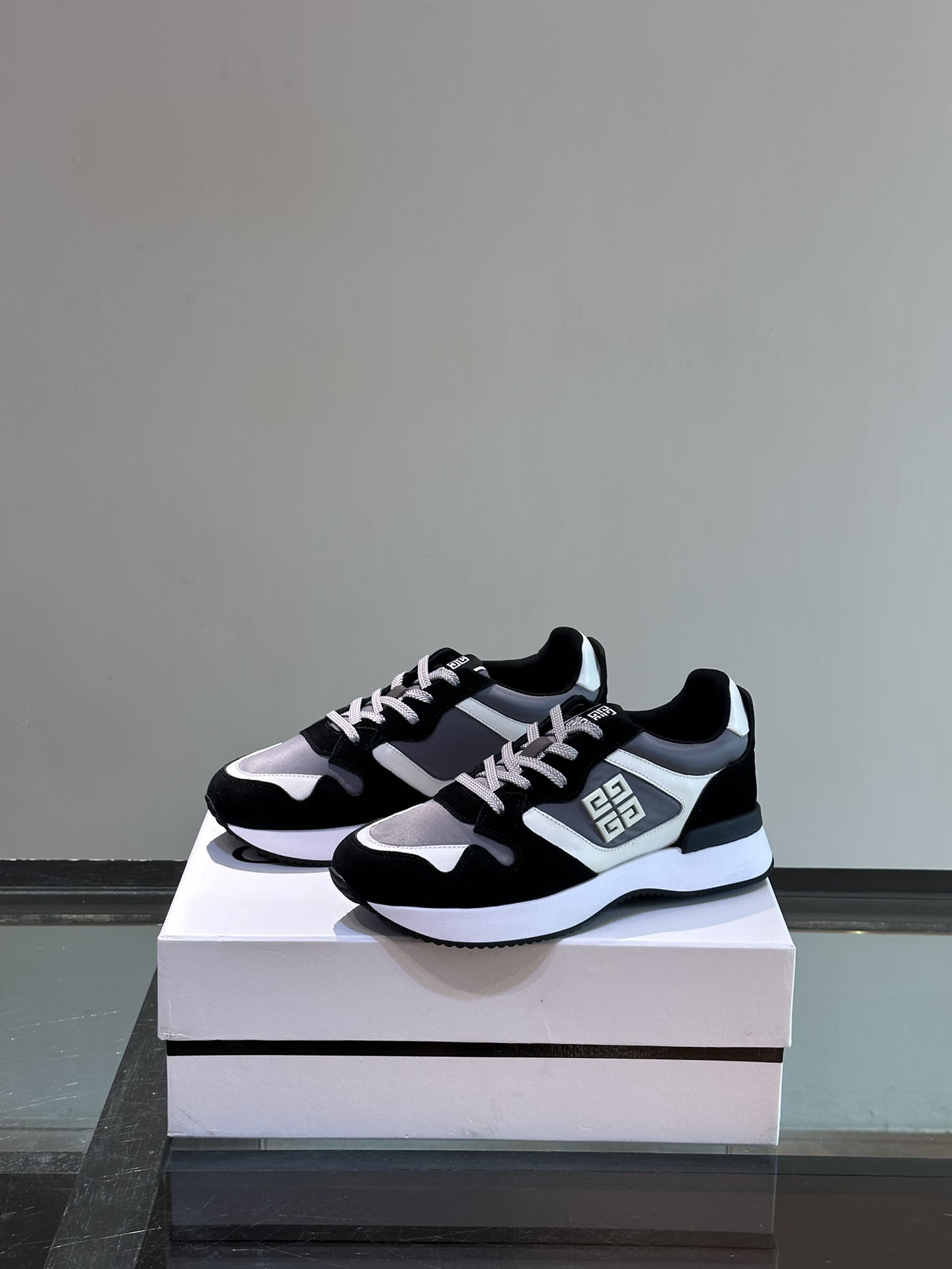 지방시 Givenchy 스니커즈