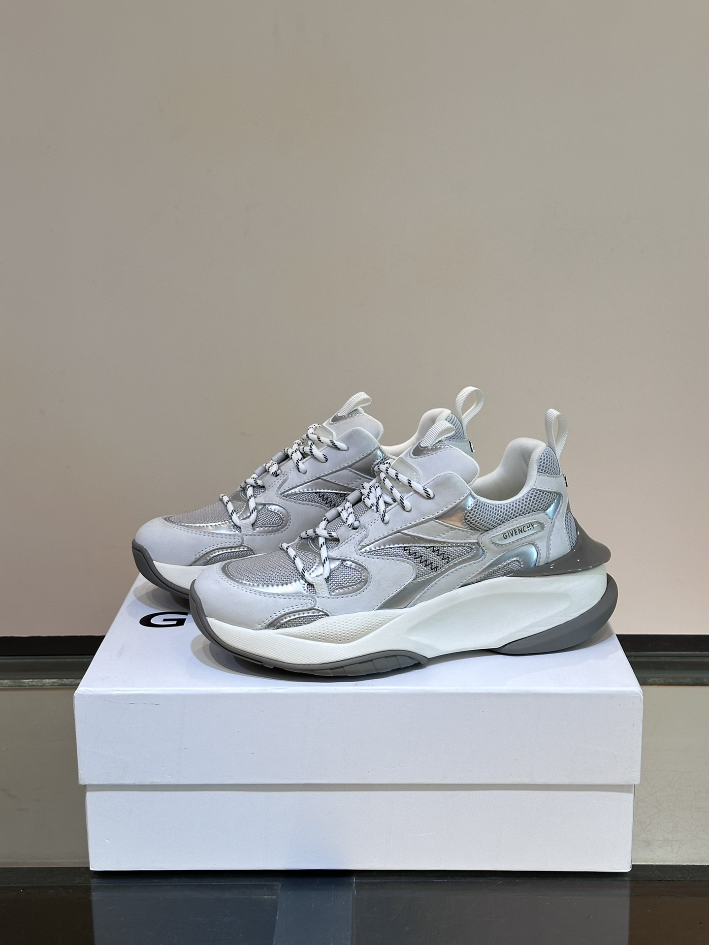 지방시 Givenchy 스니커즈