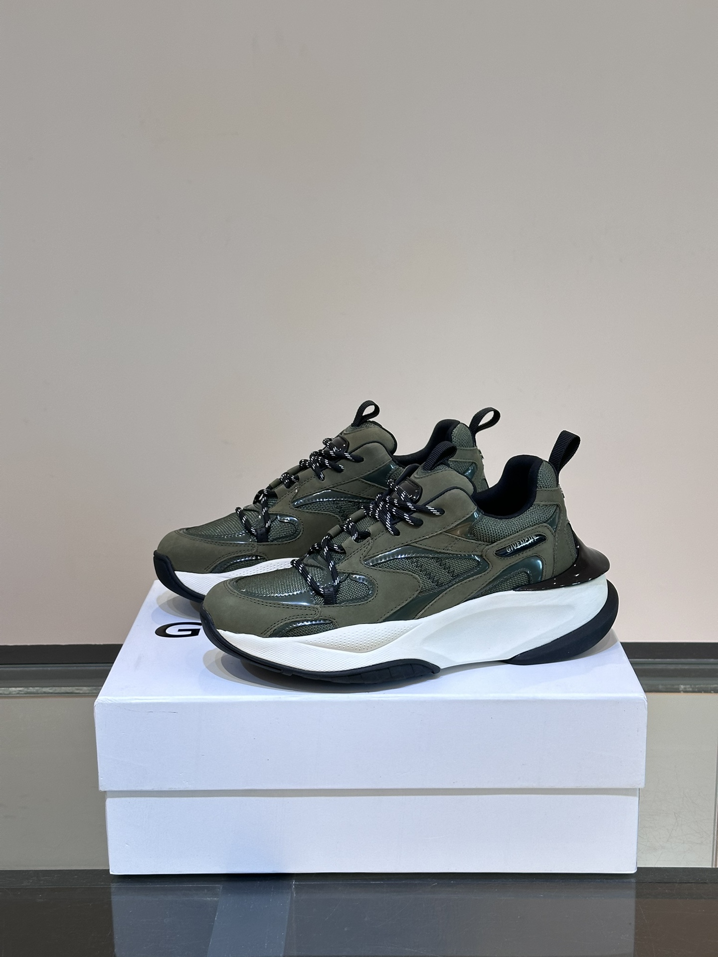 지방시 Givenchy 스니커즈