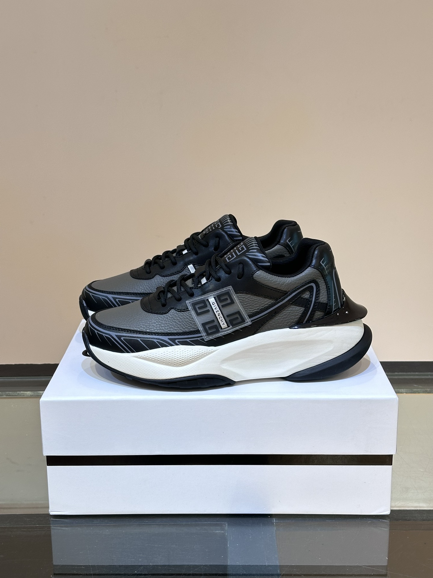 지방시 Givenchy 스니커즈