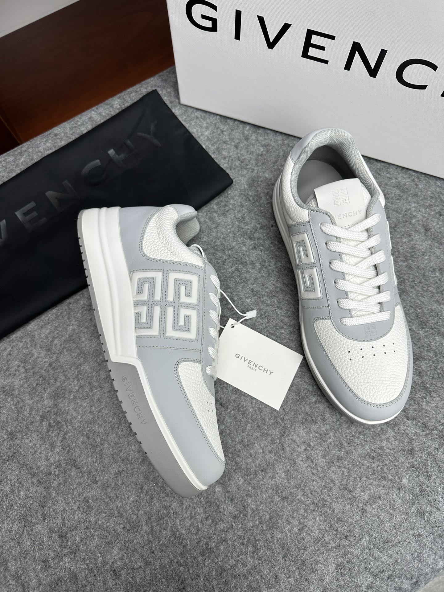 지방시 Givenchy 스니커즈
