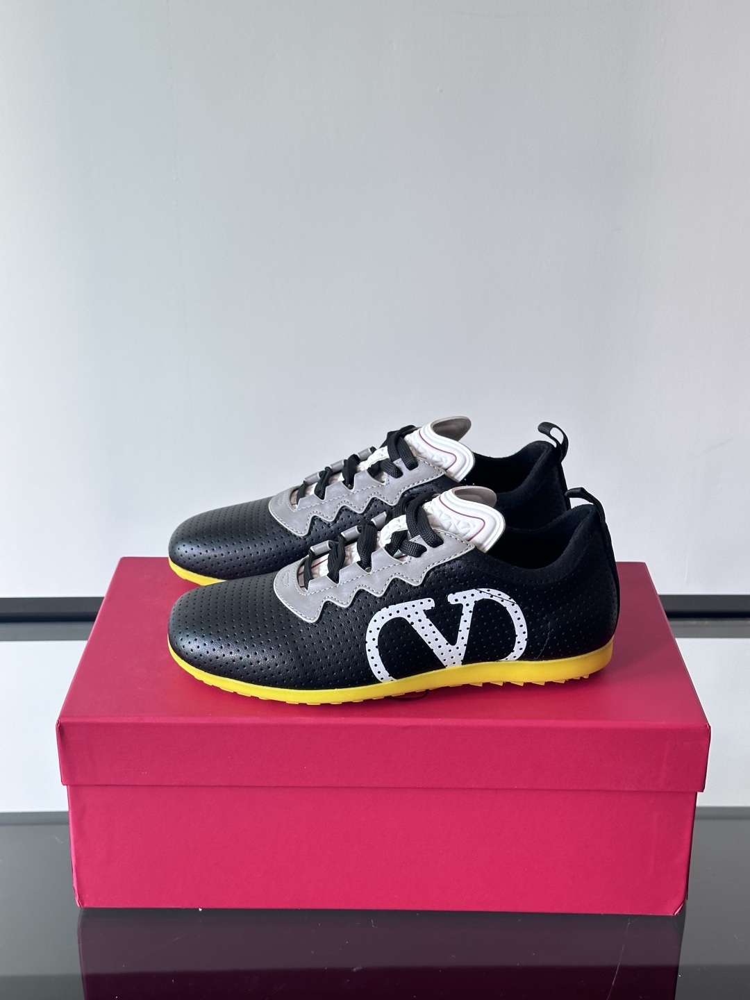 발렌티노 Valentino 스니커즈