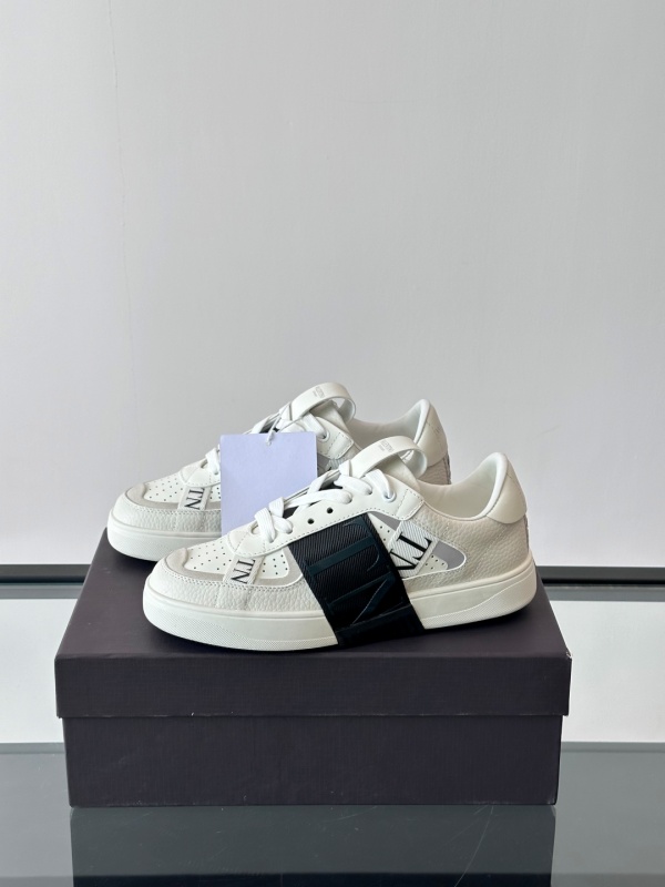 발렌티노 Valentino 스니커즈