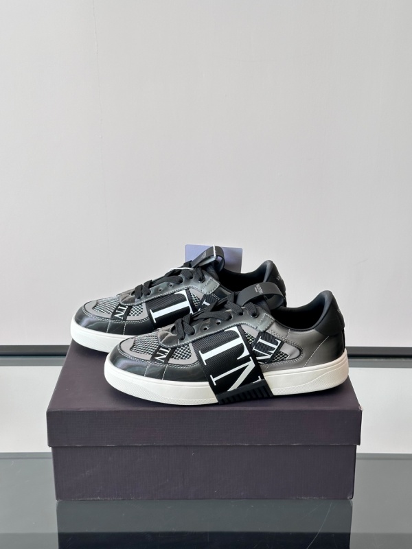 발렌티노 Valentino 스니커즈