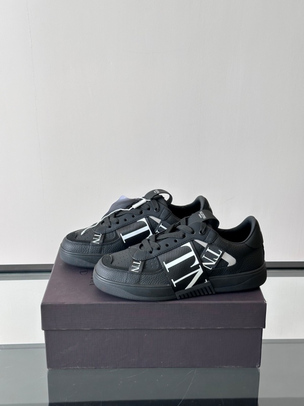 발렌티노 Valentino 스니커즈