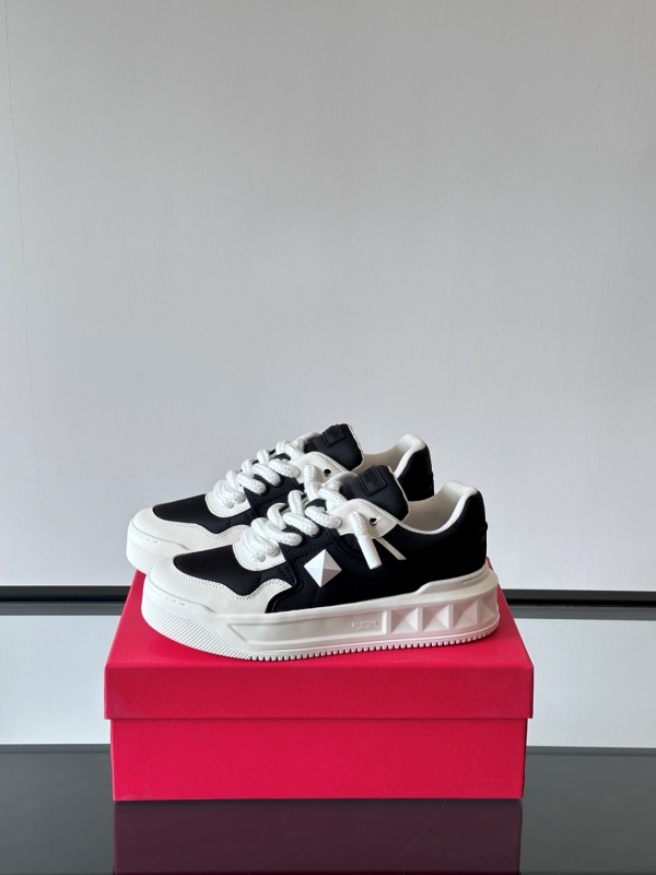 발렌티노 Valentino 스니커즈