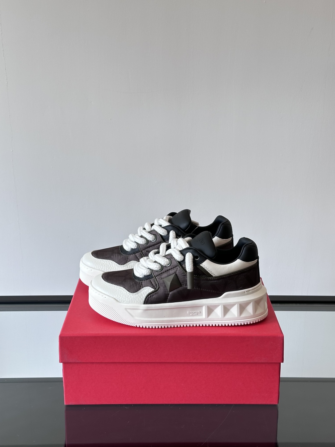 발렌티노 Valentino 스니커즈