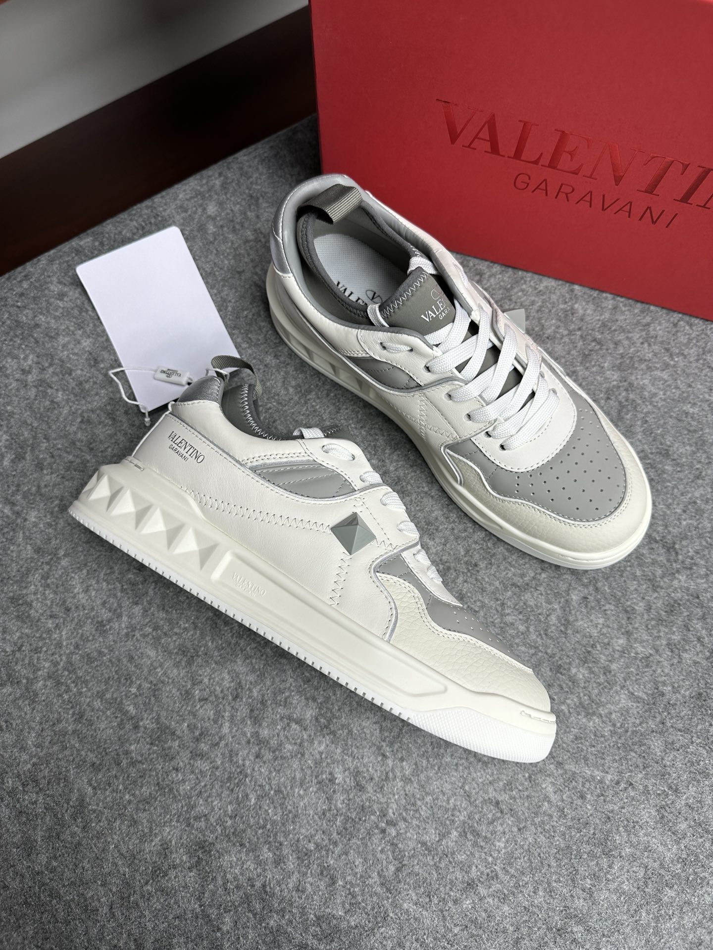 발렌티노 Valentino 스니커즈