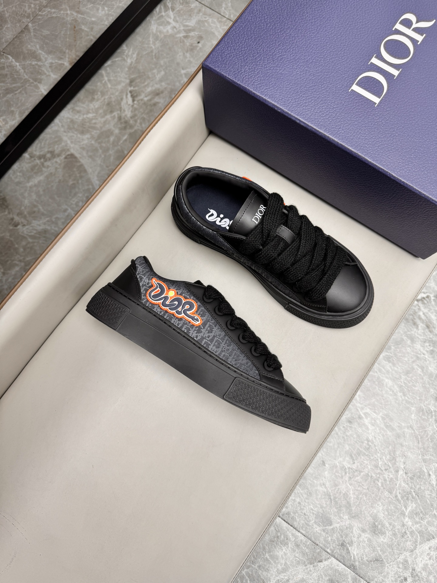 디올 Dior 스니커즈