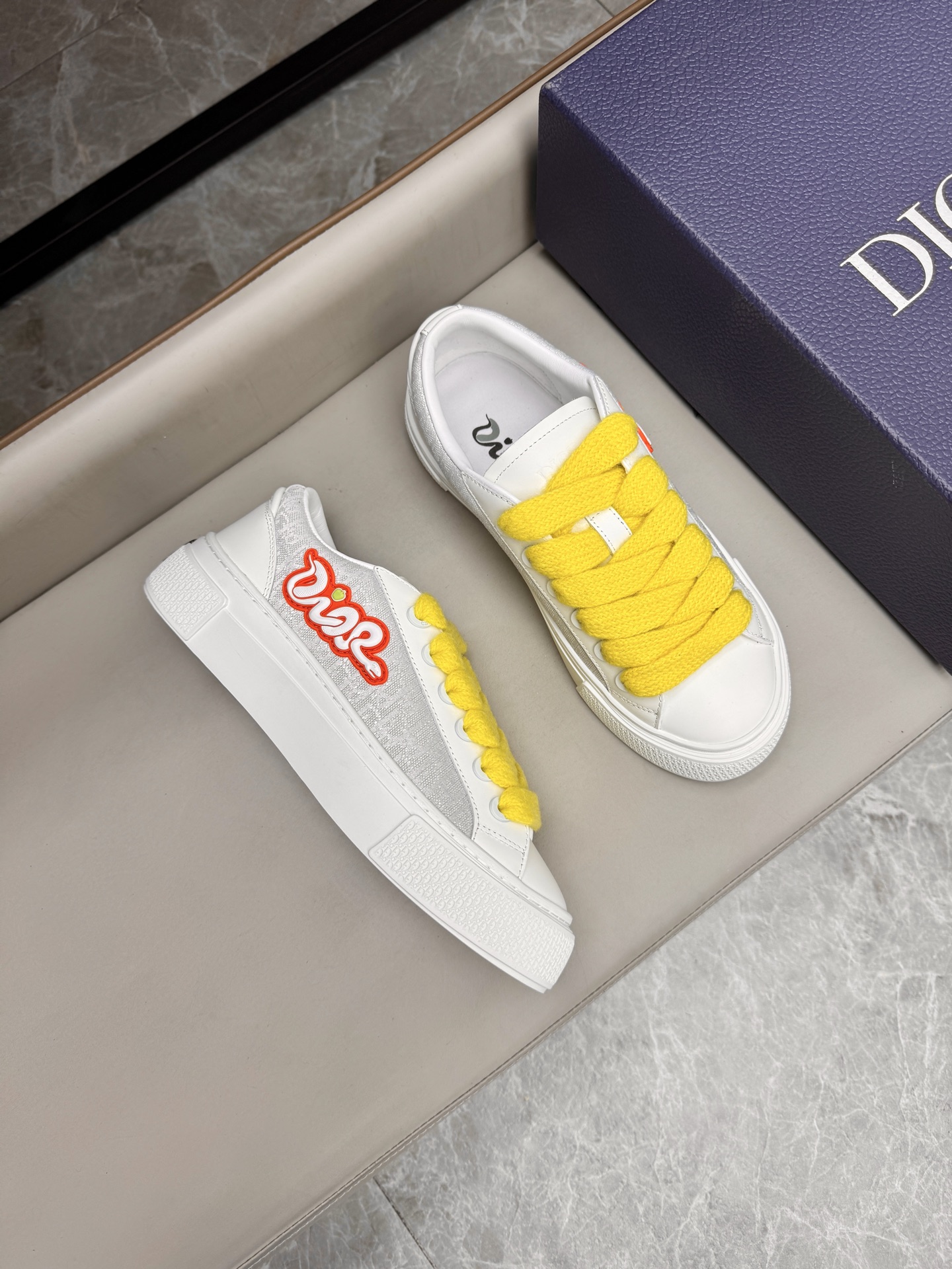 디올 Dior 스니커즈