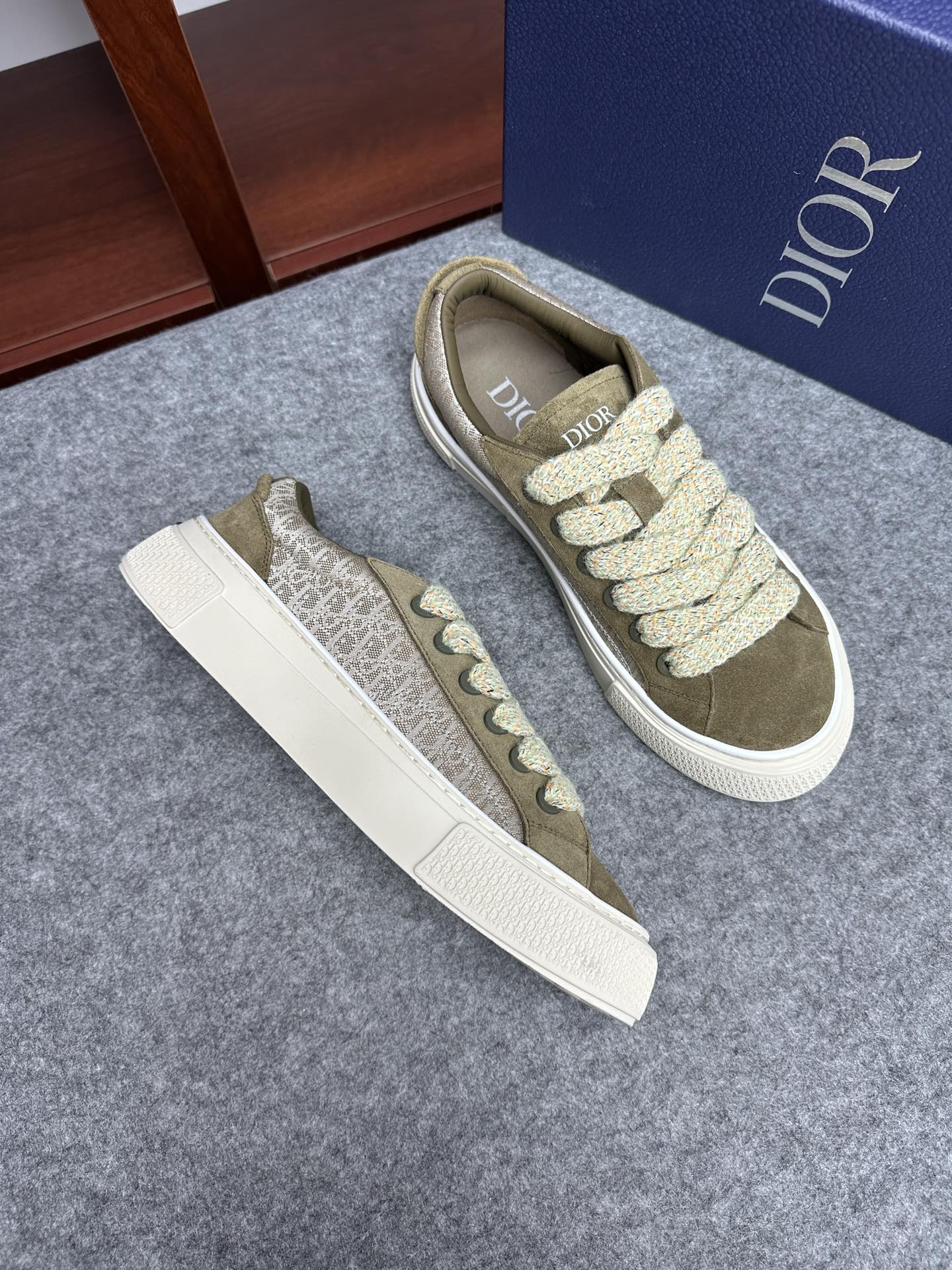디올 Dior 스니커즈