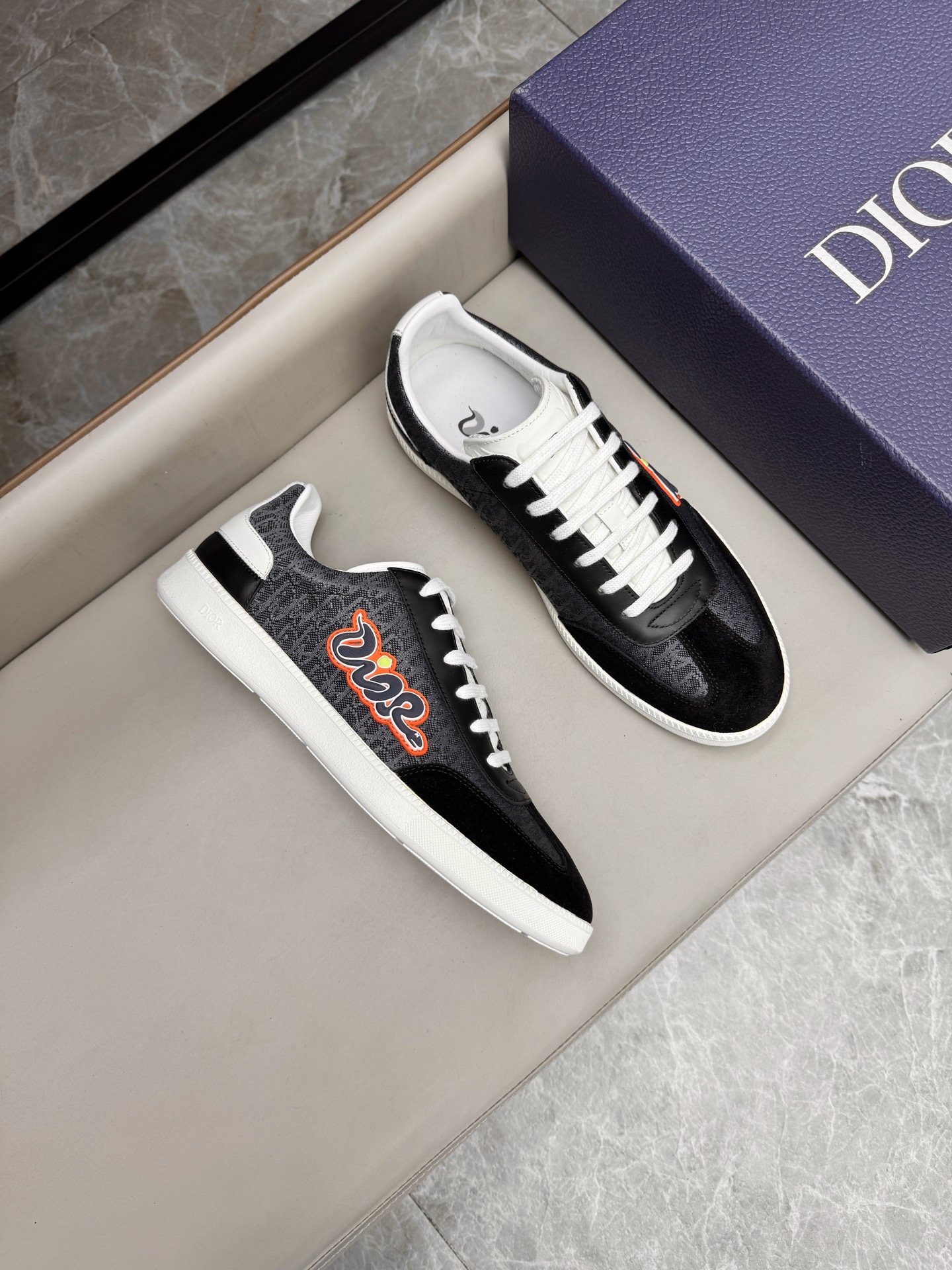 디올 Dior 스니커즈