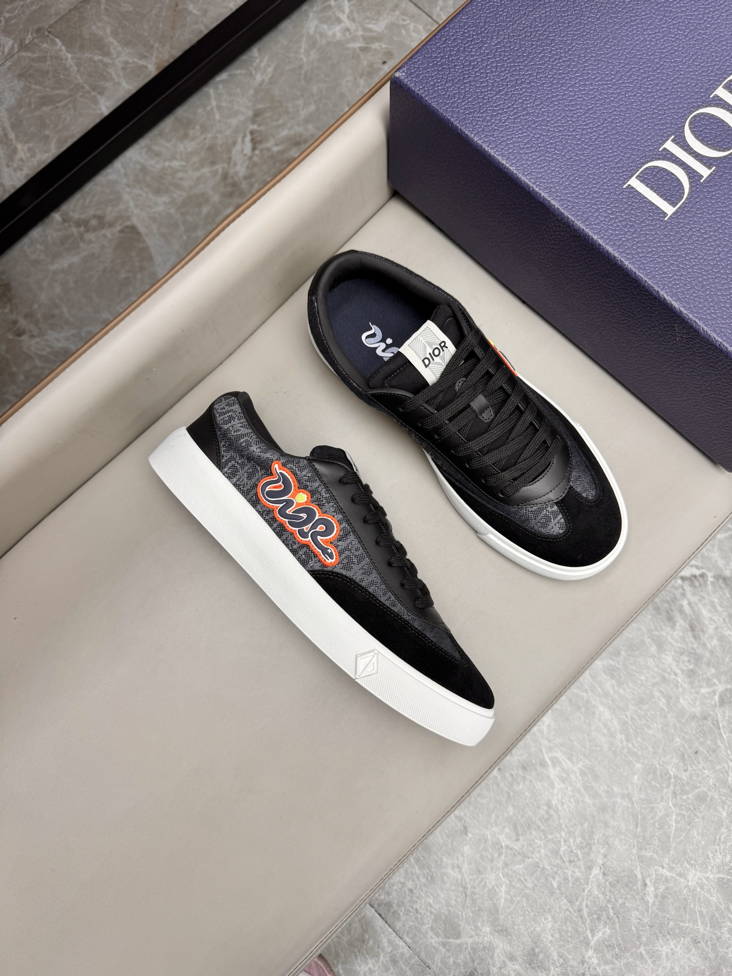 디올 Dior 스니커즈