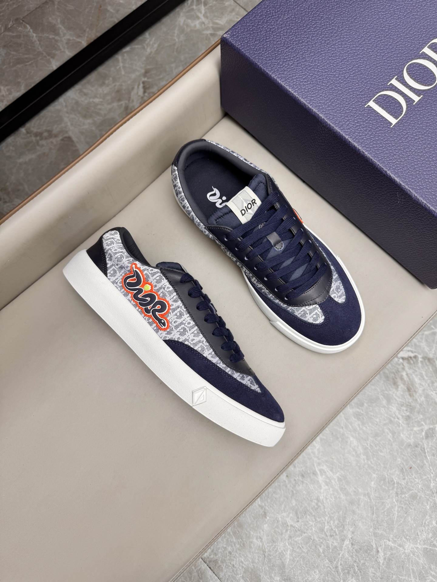 디올 Dior 스니커즈