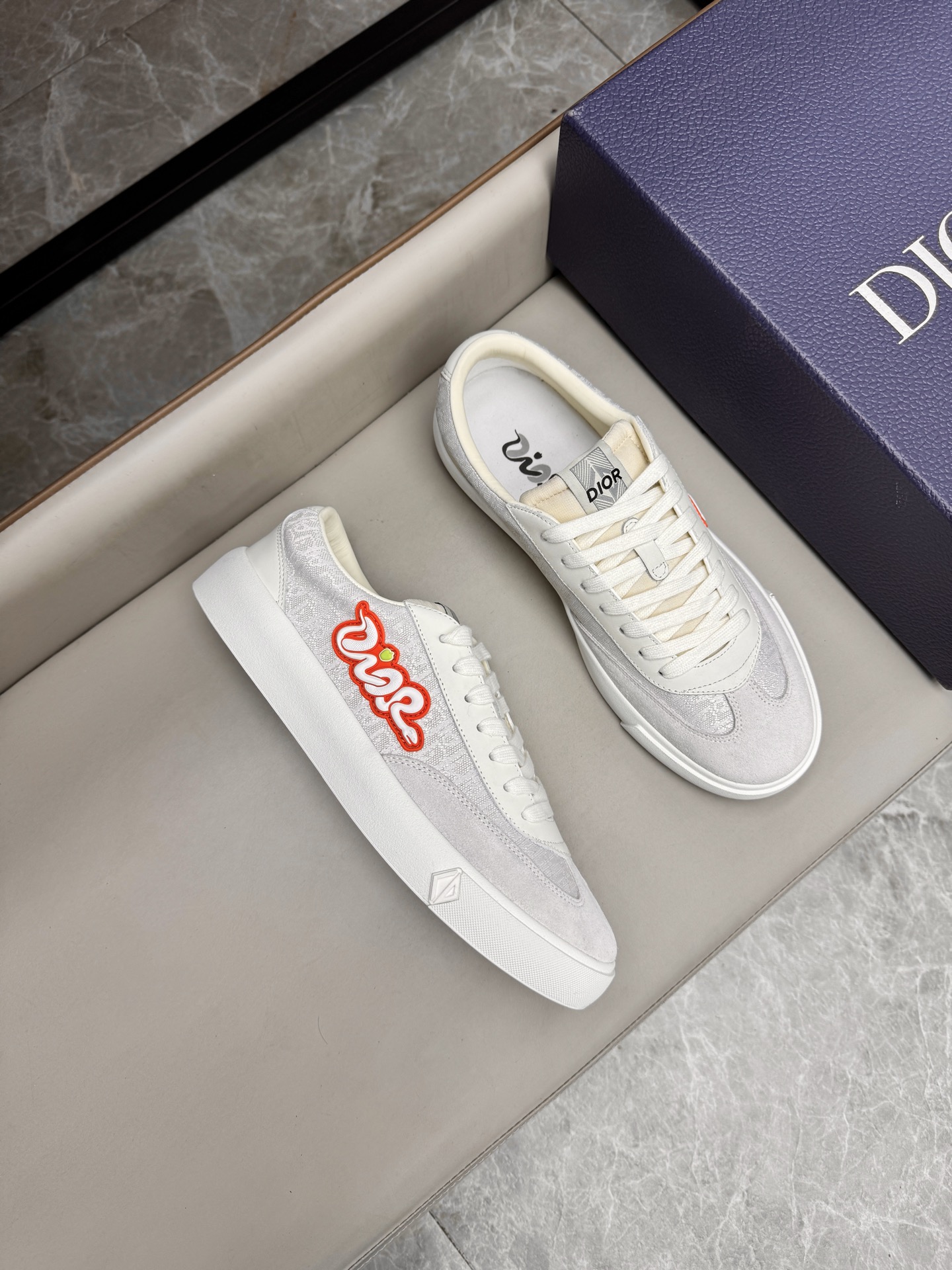 디올 Dior 스니커즈