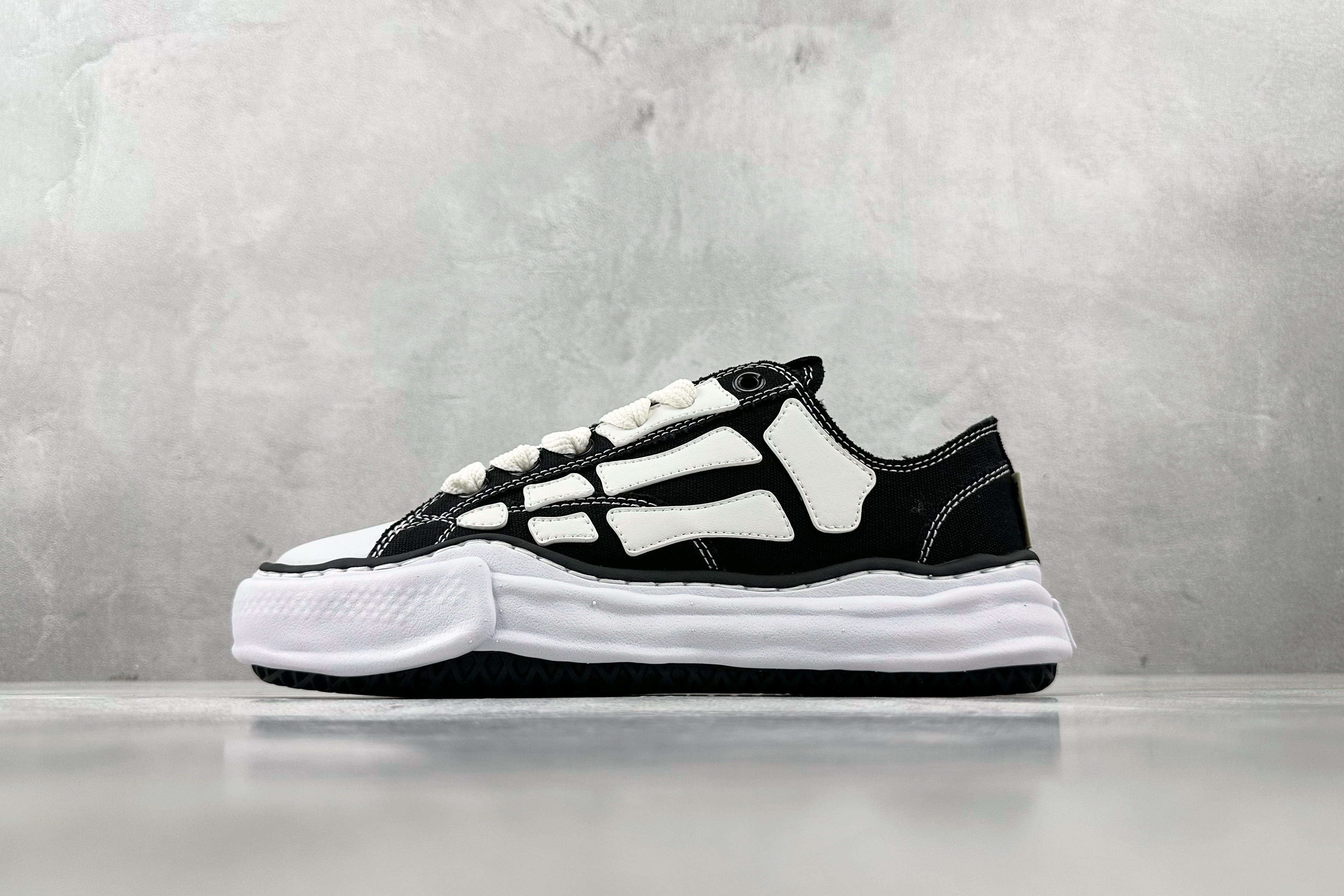 Maison Mihara Yasuhiro x AMIRI Skel-Top Low