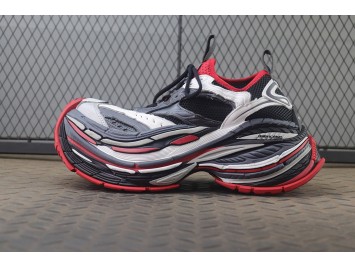 XA Balenciaga 16XL Sneaker in Black Red
