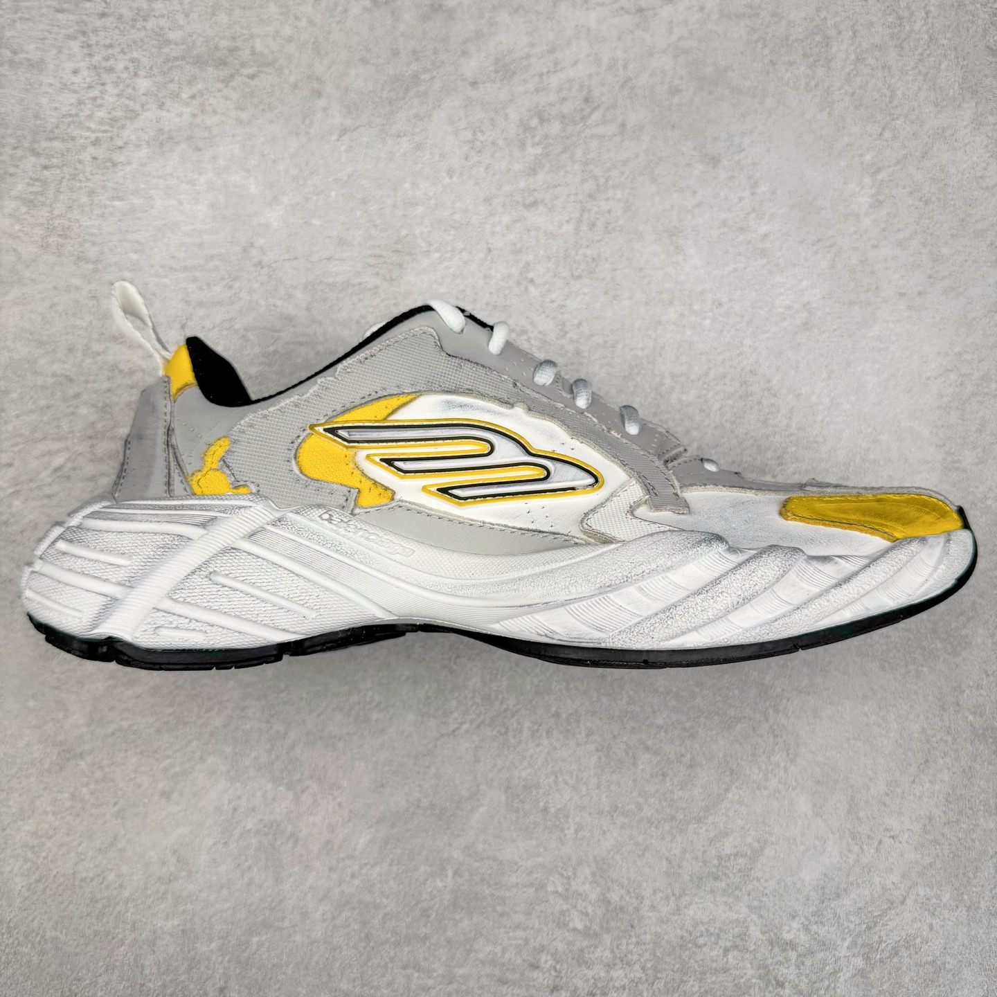 VG 발렌시아가 먼데이 슈 그레이 화이트 옐로우 블랙 825418WDWTS1971