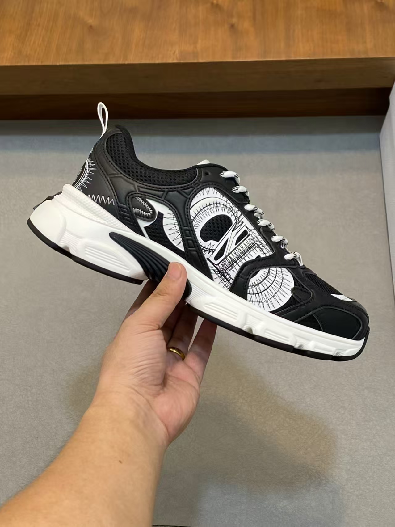 디올 Dior Chrono Sneakers 크로노 스니커즈 Black