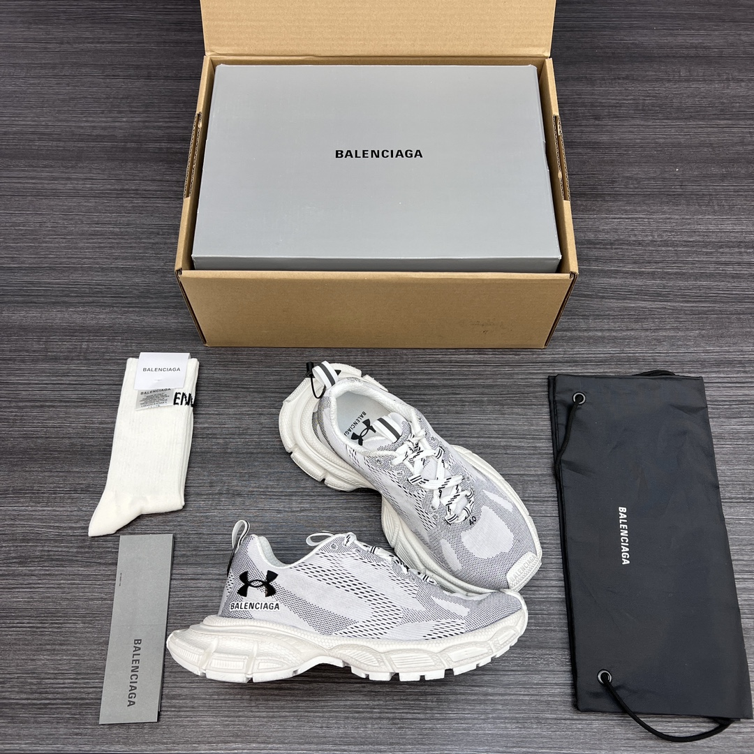 발렌시아가 x 언더아머 3XL 니트 스니커즈 화이트 블랙