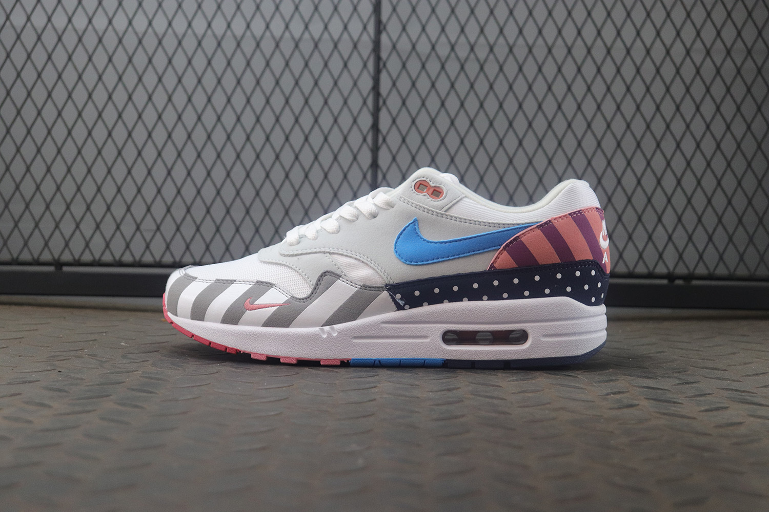 OWF 나이키 에어맥스 1 \'87 프리미엄 PE 탄 그린 HQ2640-200