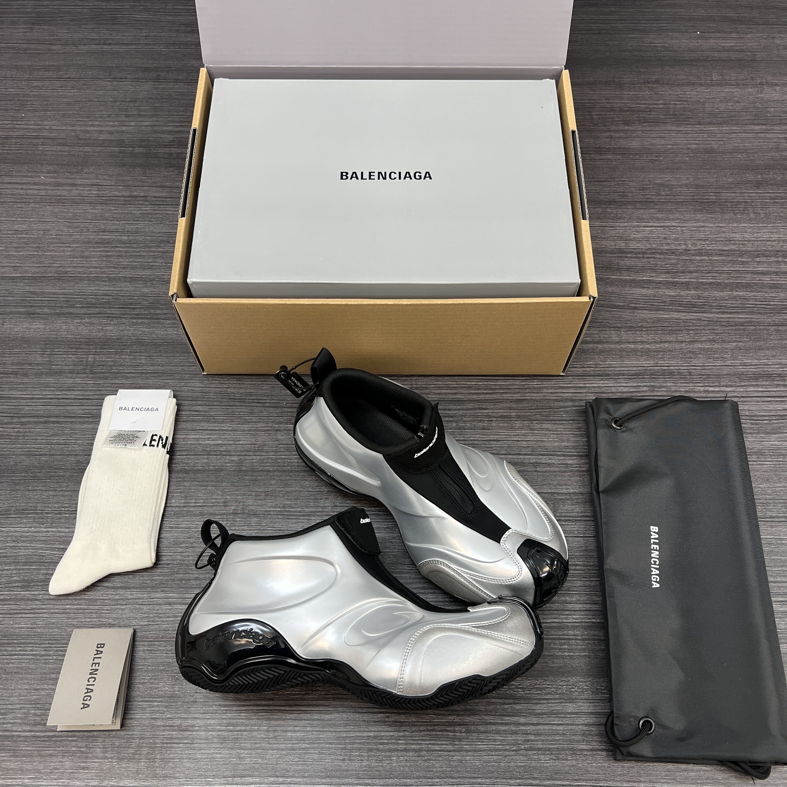 발렌시아가 바스켓볼 스니커즈